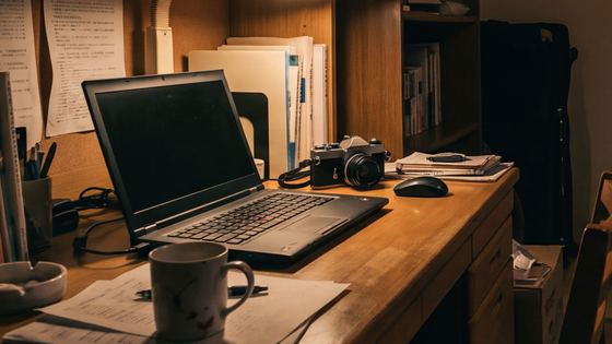 a-room-desk